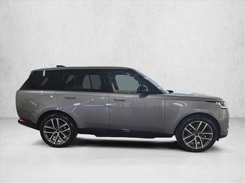 New 2026 Land Rover Range Rover SE image 4