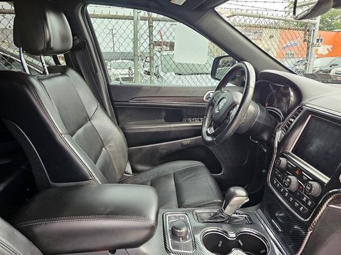 Used 2018 Jeep Grand Cherokee Limited AWD/4WD image 8