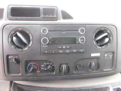 Used 2015 Ford E-350 and Econoline 350 Super Duty image 16