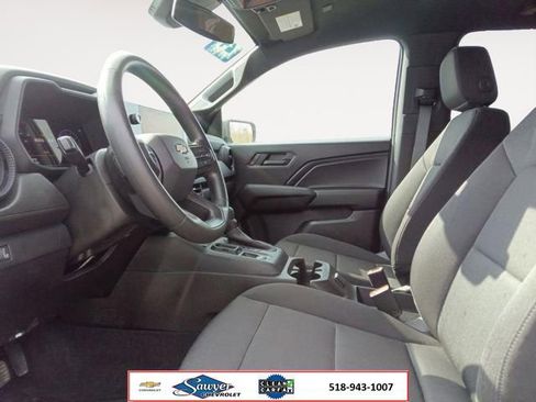 Used 2024 Chevrolet Colorado W/T RWD image 10
