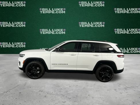 Used 2023 Jeep Grand Cherokee Limited w/ Black Appearance Package image 11