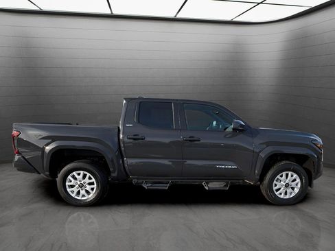 Used 2024 Toyota Tacoma SR5 image 7