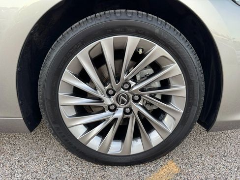 Used 2021 Lexus ES 350 Ultra Luxury w/ Accessory Package 2 image 16