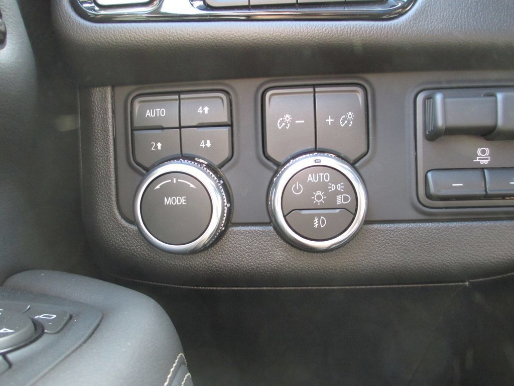 New 2026 GMC Yukon XL Elevation w/ Elevation Premium Package AWD/4WD image 18
