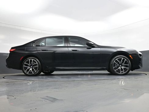 Used 2024 BMW 760i xDrive AWD/4WD image 32