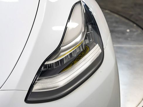 Used 2023 Tesla Model Y AWD image 7