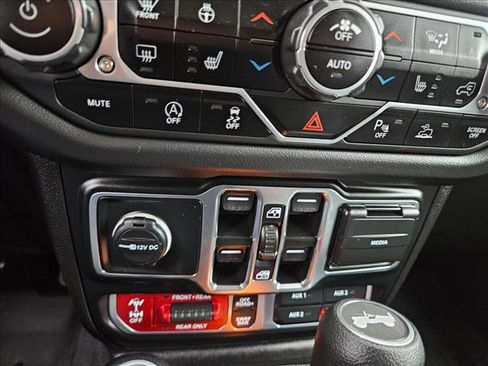 Used 2024 Jeep Wrangler Rubicon w/ Safety Group image 13