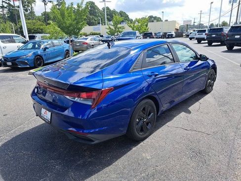 Used 2023 Hyundai Elantra SEL FWD image 7