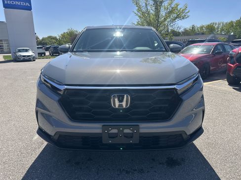 Used 2025 Honda CR-V EX image 8