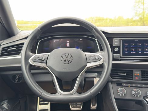 Used 2024 Volkswagen Jetta Sport FWD image 28