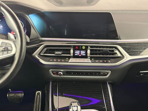 Used 2021 BMW X7 M50i w/ Dynamic Handling Package AWD/4WD image 19