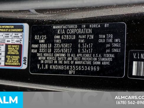 Used 2025 Kia Carnival FWD image 58