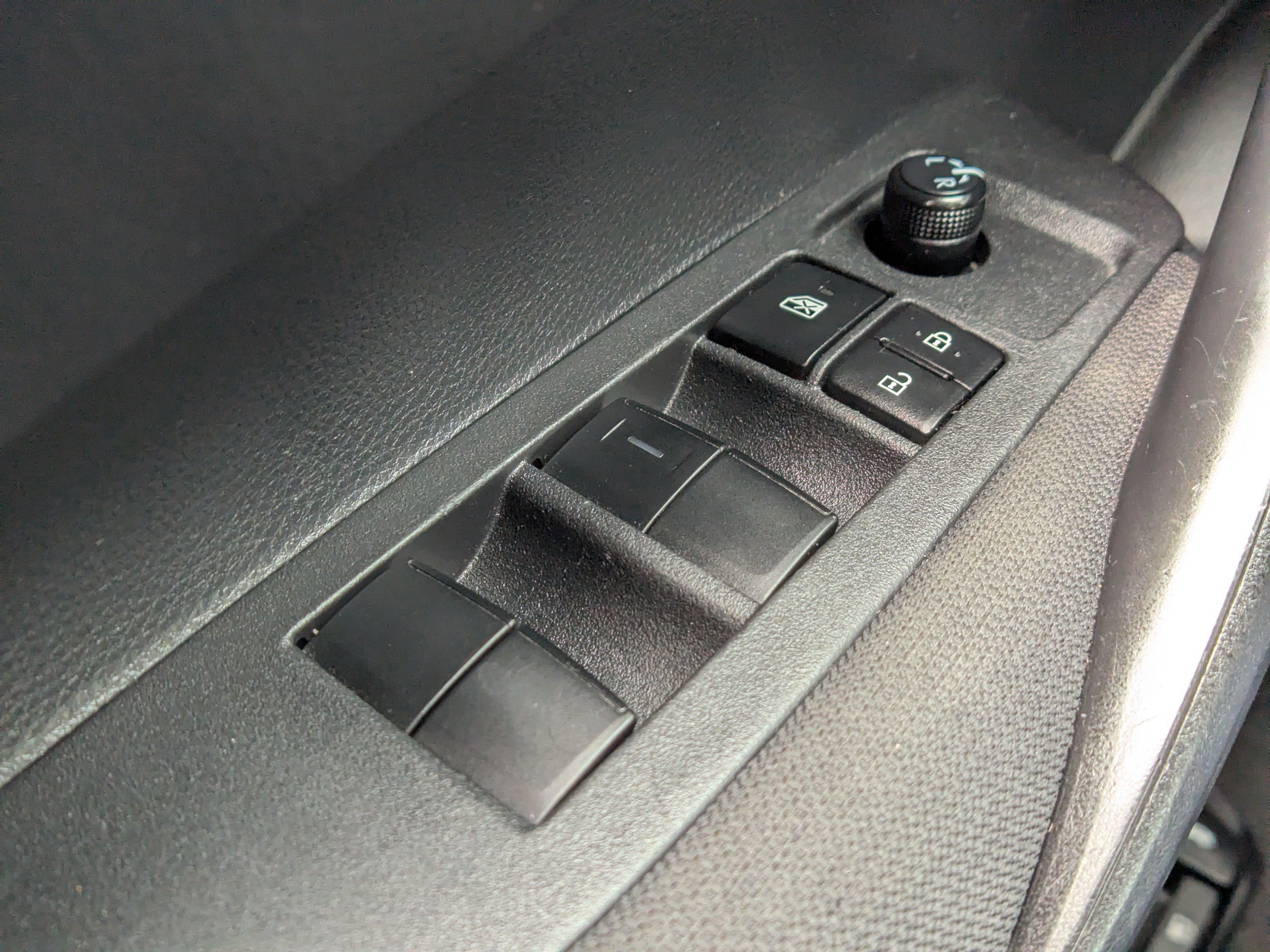 Used 2024 Toyota Corolla LE FWD image 25