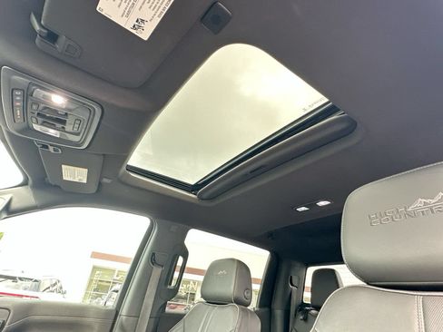 Used 2021 Chevrolet Silverado 1500 High Country w/ Technology Package AWD/4WD image 11