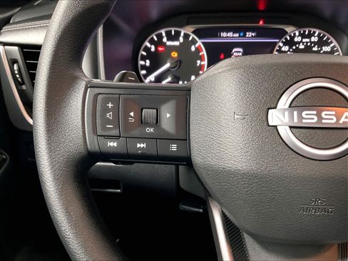 Used 2025 Nissan Rogue S image 22