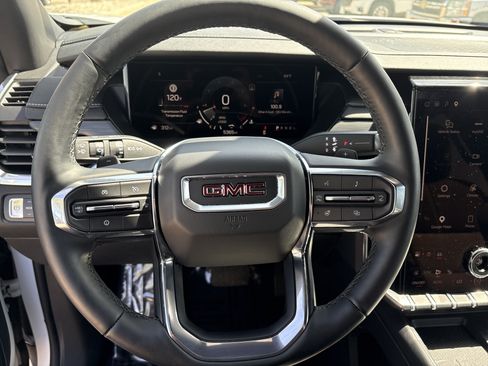 Used 2025 GMC Acadia Elevation FWD image 22