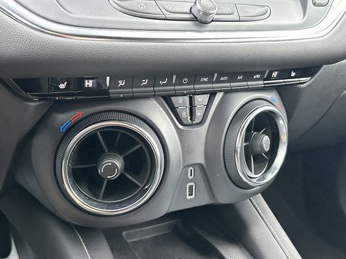 Used 2024 Chevrolet Blazer LT w/ Sound & Technology Package image 22