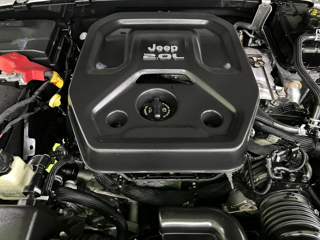 Used 2022 Jeep Wrangler Unlimited Sahara AWD/4WD image 30