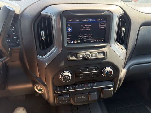 Used 2023 Chevrolet Silverado 1500 Custom AWD/4WD image 10