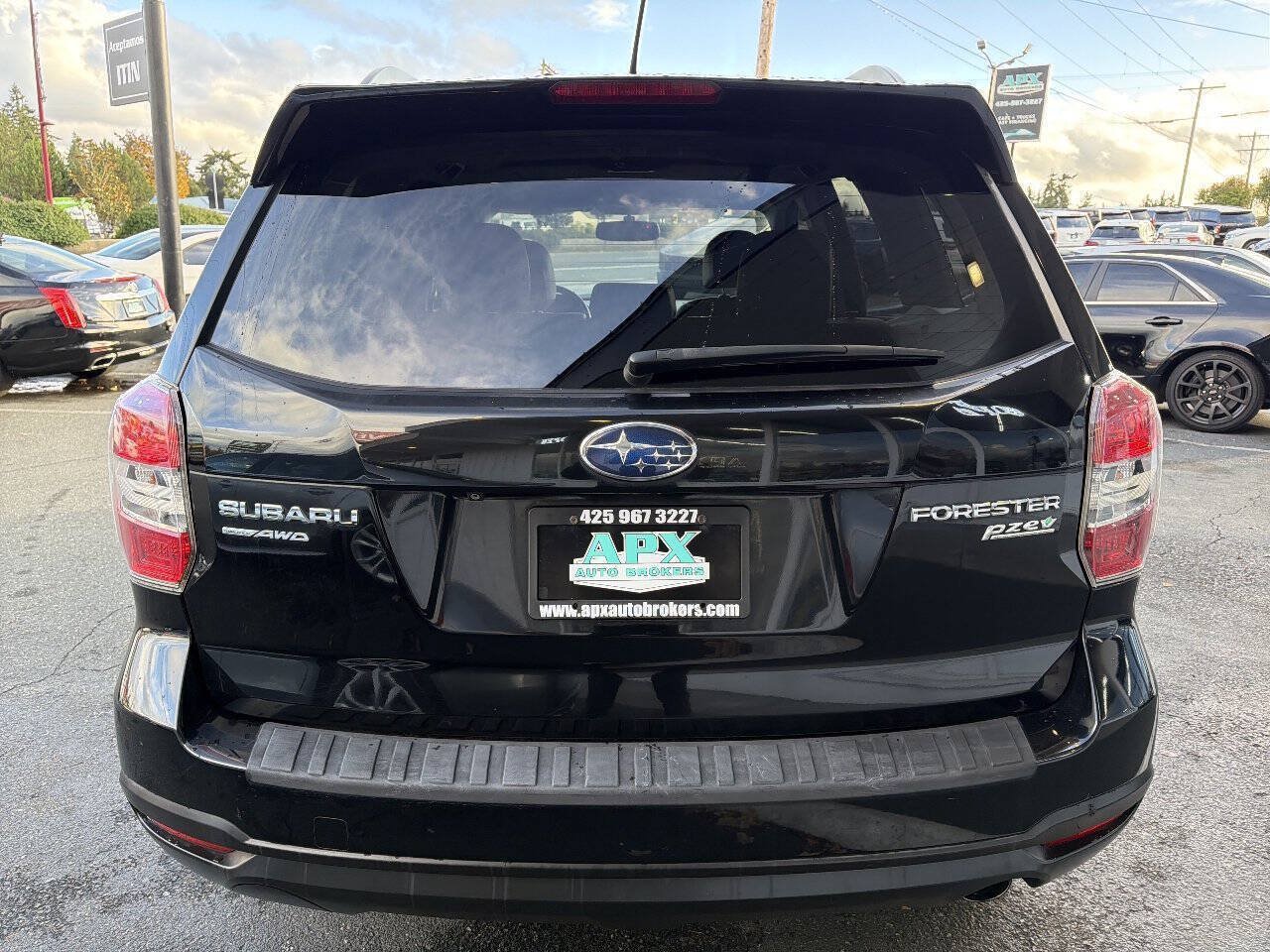 Used 2014 Subaru Forester 2.5i Limited AWD/4WD image 5