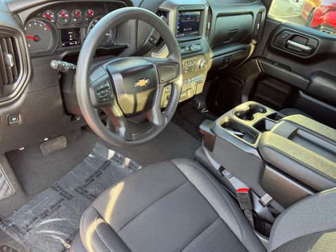 Used 2025 Chevrolet Silverado 1500 Custom image 18