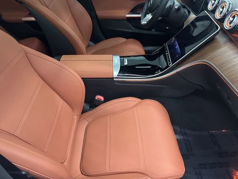 Used 2025 Mercedes-Benz C 300 Sedan image 30