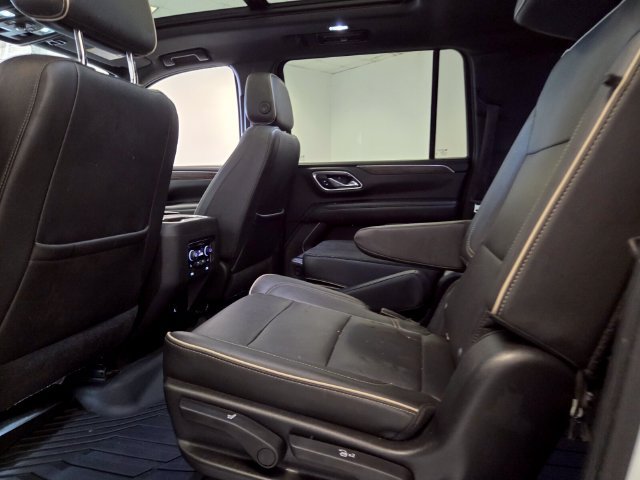 Used 2021 Chevrolet Suburban Premier w/ Premium Package RWD image 13