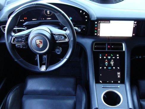Used 2020 Porsche Taycan 4S image 9
