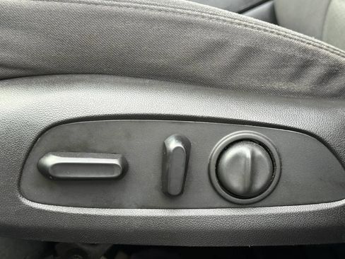 Used 2016 Chevrolet Malibu LT FWD image 23