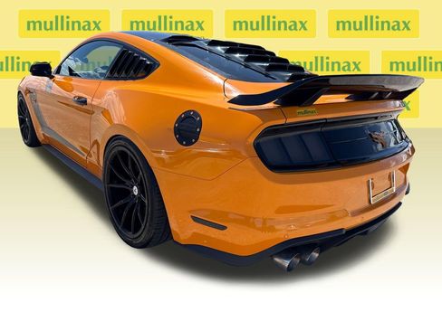 Used 2018 Ford Mustang GT Premium w/ Black Accent Package RWD image 9