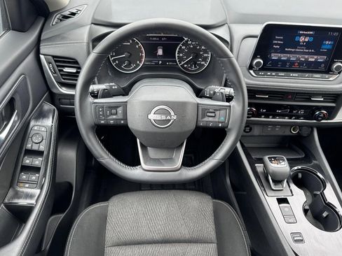 Used 2025 Nissan Rogue SV FWD image 26