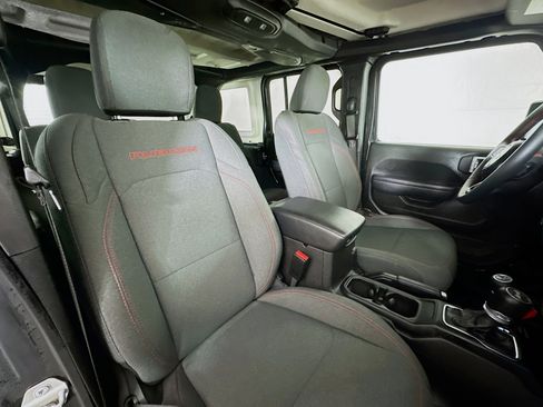 Used 2024 Jeep Wrangler Rubicon image 25