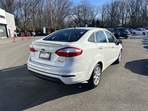 Used 2016 Ford Fiesta SE w/ Equipment Group 201A image 8