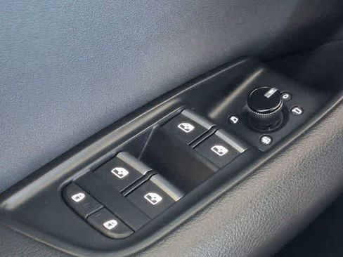 Used 2019 Audi Q8 Premium Plus w/ Premium Plus image 43