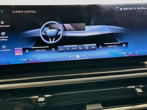 Certified 2024 BMW X5 xDrive40i w/ M Sport Package AWD/4WD image 16