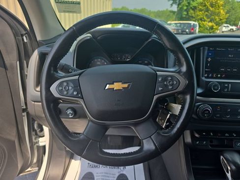 Used 2022 Chevrolet Colorado Z71 AWD/4WD image 17
