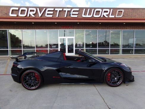 Used 2024 Chevrolet Corvette Z06 w/ Z07 Performance Package RWD image 5