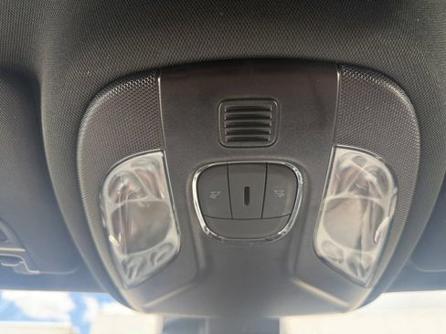 Used 2023 Jeep Compass Latitude AWD/4WD image 21