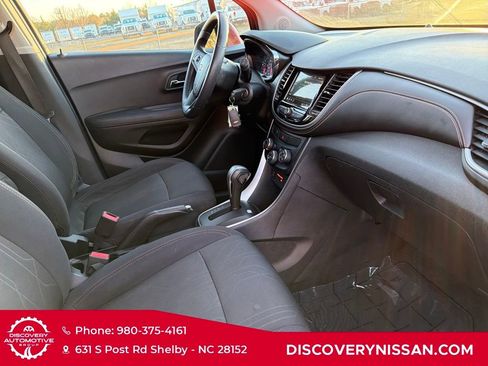 Used 2018 Chevrolet Trax LT image 37