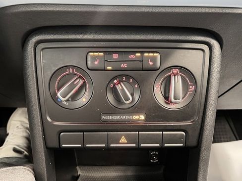 Used 2014 Volkswagen Beetle 1.8T image 19