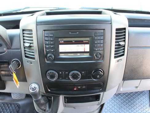 Used 2014 Mercedes-Benz Sprinter 3500 image 40