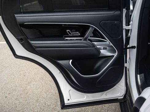 Used 2024 Land Rover Range Rover SE AWD/4WD image 17