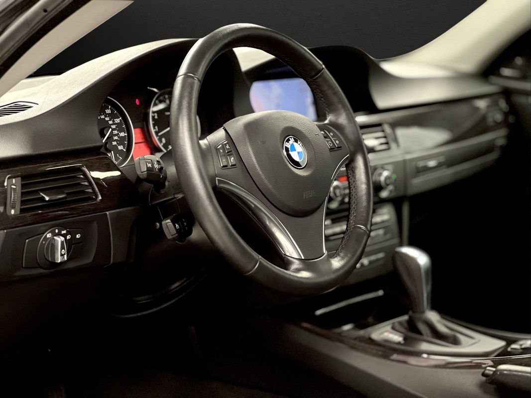 Used 2011 BMW 335i xDrive Coupe AWD/4WD image 16