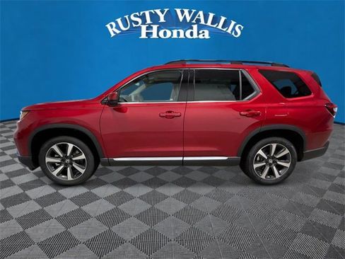 New 2025 Honda Pilot Touring image 6
