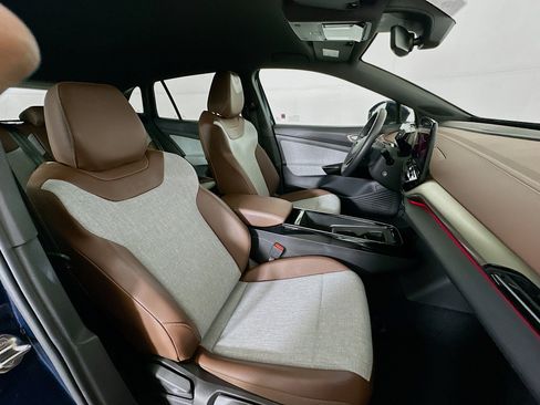 Used 2023 Volkswagen ID.4 2WD image 30