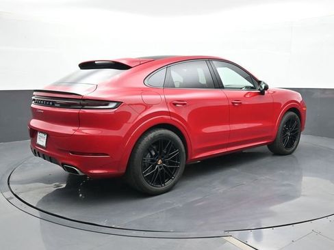 Used 2025 Porsche Cayenne image 22
