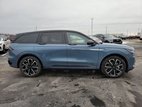 New 2026 Lincoln Nautilus Reserve image 3