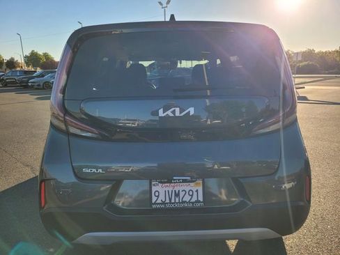Used 2024 Kia Soul LX w/ Option Group 015 FWD image 5