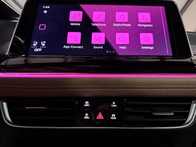 Used 2024 Volkswagen Atlas Cross Sport SEL R-Line AWD/4WD image 18