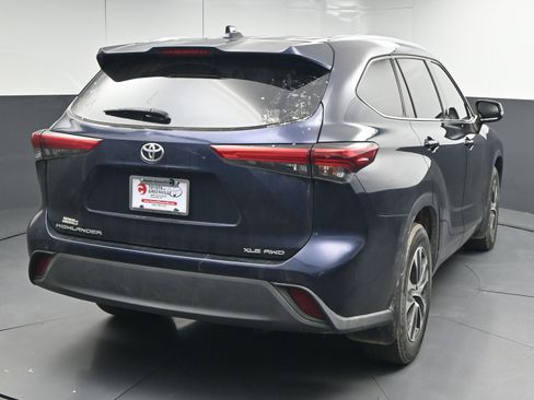 Used 2020 Toyota Highlander XLE image 8